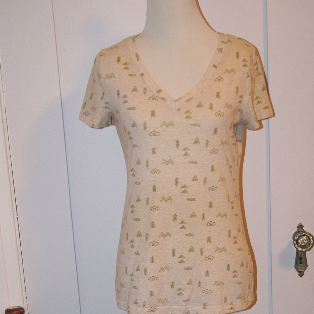 Cream V-Neck Print